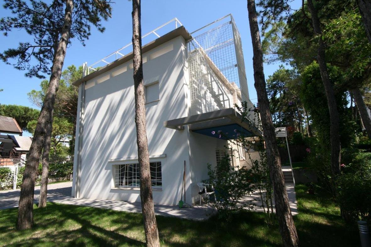 Ba - Carla - Modern - Apartment