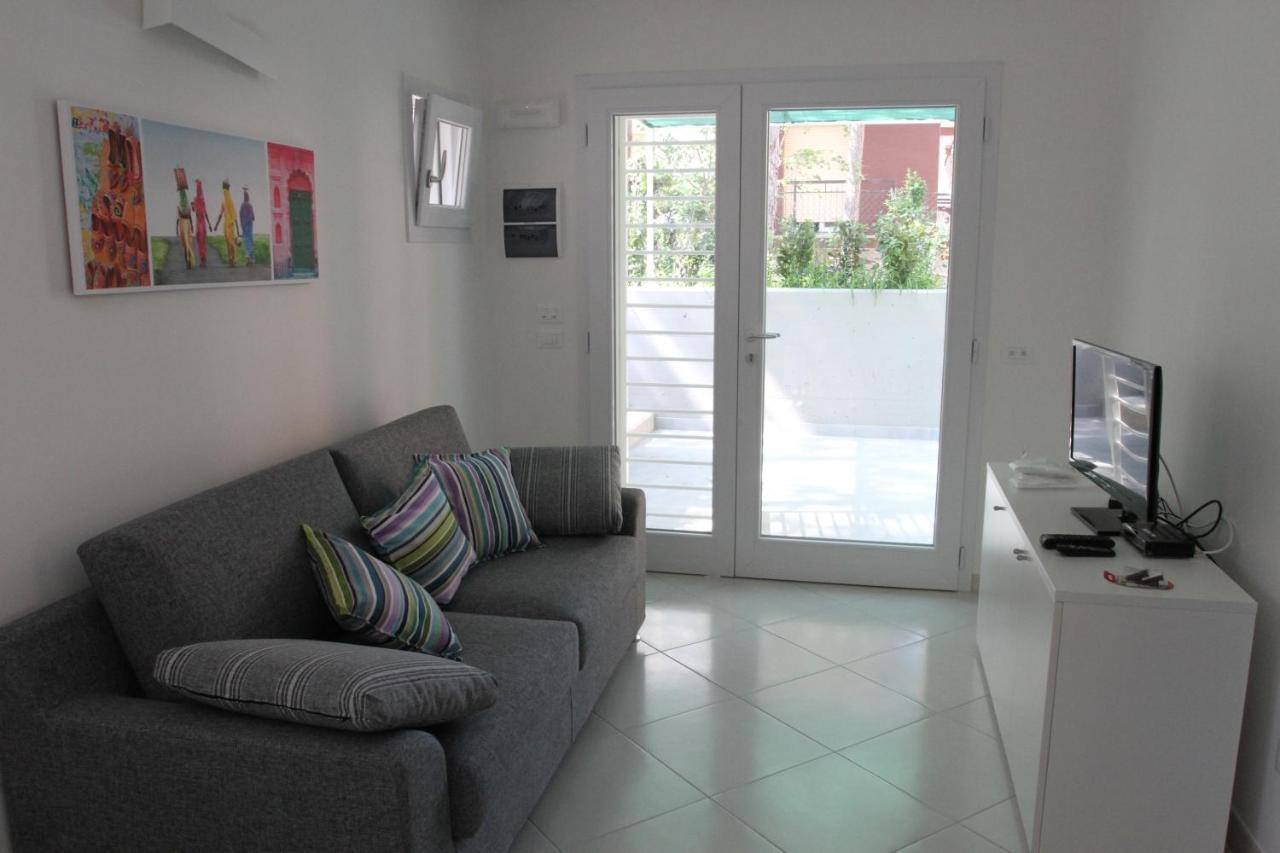 Ba - Carla - Modern - Apartment